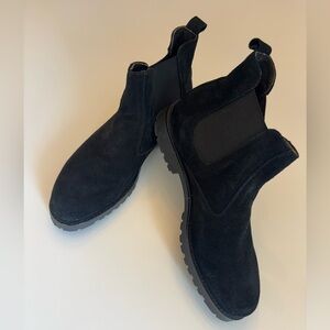 NWOT Men’s Black Suede Boots US 10/EU 43